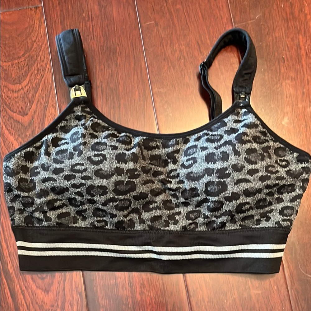 Momcozy Leopard hands free pumping nursing bra - EUC